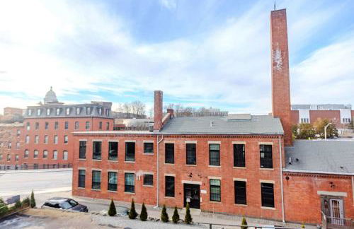 Jennifer's Historic Riverfront Loft Private Patio - Foto 35