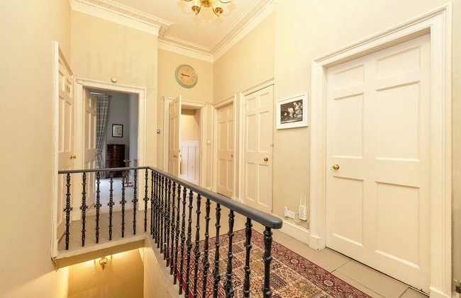 JOIVY Chic and Spacious House at the Heart of the City - Foto 9