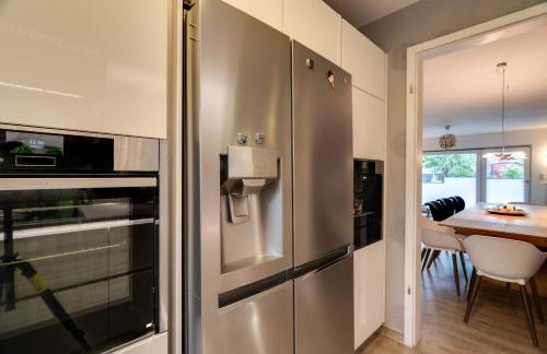 Köln-Pulheim Saphier Haus I15 min Köln Messe Lanxess I 180m2 über 4 Level I Komfort I P I Palmengarten I Babybett - Photo 17