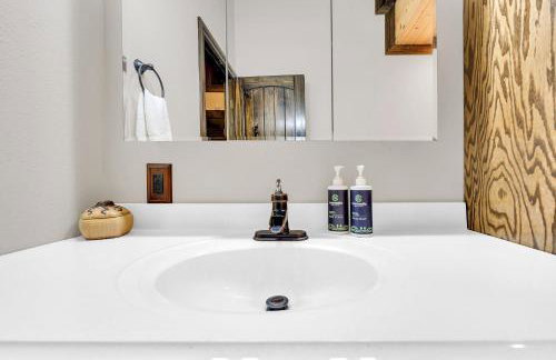 Chalet Seraphina - Cozy Pet Friendly Hot tub - Photo 31