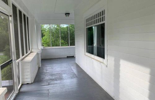 Renovated 1928 bungalow on a former asylum campus - Foto 10