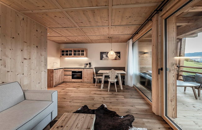 Presulis Hideaway Apartments & Restaurant - Photo 13