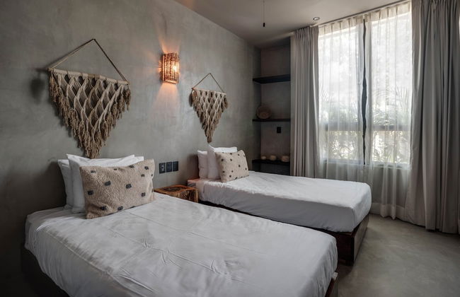 Esencia Villas - Photo 16