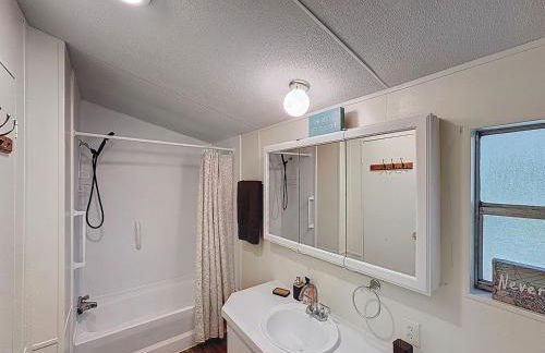 Forest Hideaway • Screened Porch • Grill - Foto 32