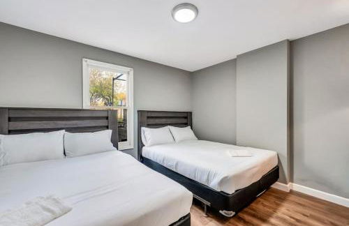 Settle into Soulard 6 beds 2 full baths - Photo 10