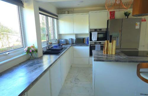 Large House, Home for Contractors- Park Free - Foto 19