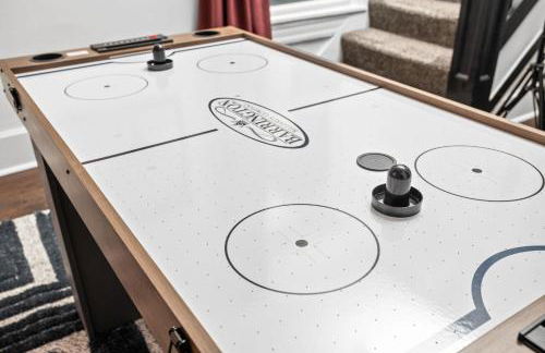 Beautiful House near downtown and fountain square 4BD BBQ Games FirePit - Foto 8