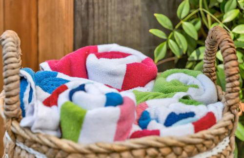 Modern Cottage, Hot Tub, Bistro Patio, Putting Green, Walk to All! - Foto 35