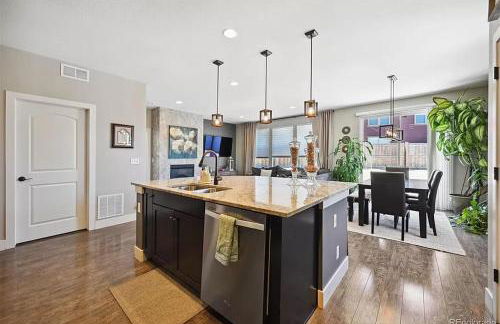 4BR Home close to Airport - Foto 16