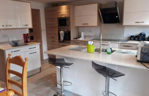 Smitten House 4 Bedroom RHYL - Photo 8