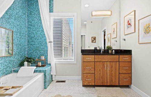 Exquisite Condo with Views in Trendy NuLu District - Foto 35