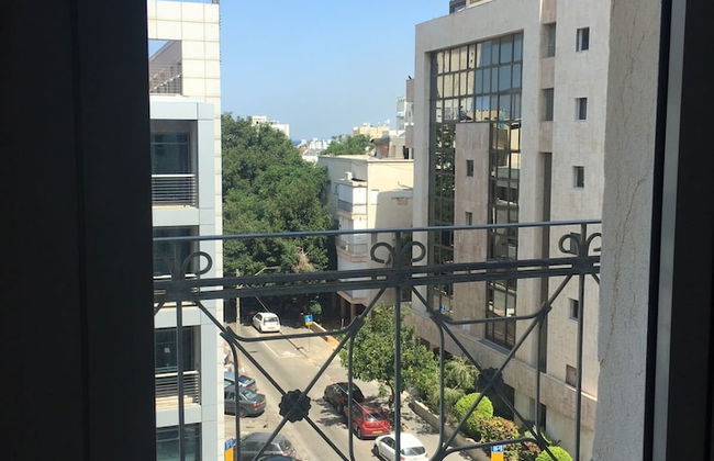 TLV Suites Triplex Penthouse With pool - Foto 26