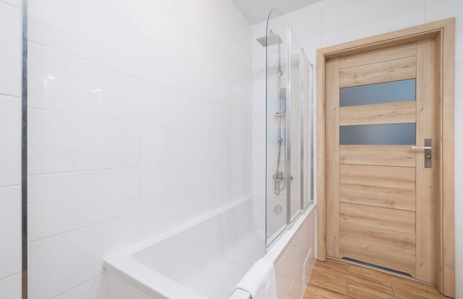 Air-conditioned Apartment by Renters - Photo 15