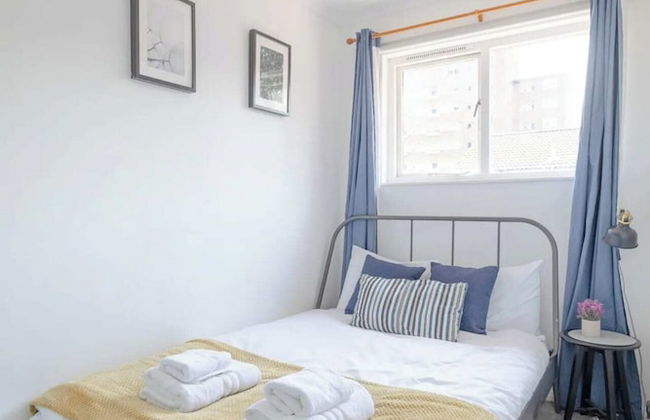 Lovely 4 Bed House w Garden, 1 Stop to Waterloo - Foto 13