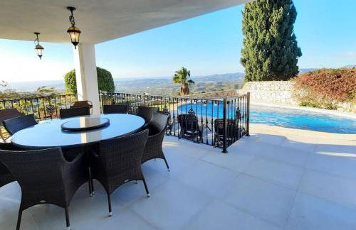 La Escala - 6 bedroom villa with pool - Photo 11