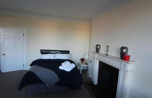 Perfect Family & Friends Home, Free Parking Security Onsite - Photo 42