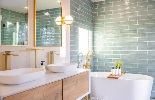 @ Marbella Lane - Vibrant & Chic Designer Home - Photo 71