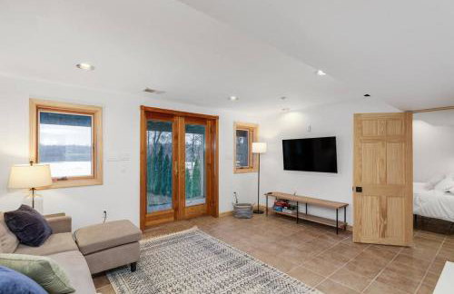 4 br Lakehouse, Fire Pit, King Beds, Bunk room - Foto 26