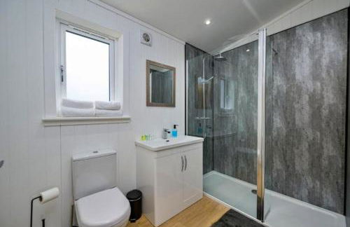 Finest Retreats - Silverwood Executive Chalet - Photo 13