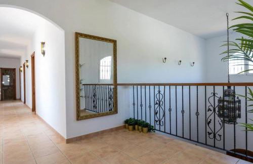 Spacious Villa with Exceptional Views in Malaga - Foto 22