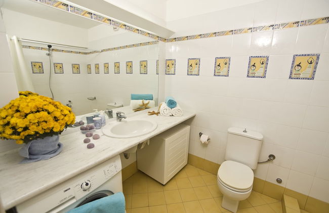 Electra Beachfront Villa - Photo 43