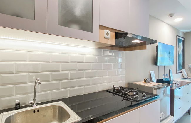Best Place and Homey Studio Apartment LRT City Jatibening - Photo 13