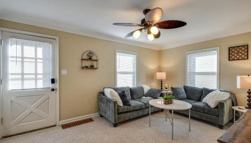 Quaint Cedar Rapids Home, 4 Mi to Downtown! - Foto 5