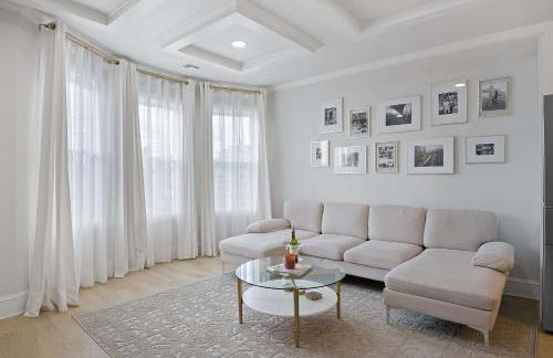 Elegant 2BR-2BA Spacious Escape with Rooftop Near NYC - Foto 2