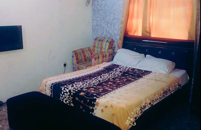 Room in House - Unrivaled Comfort at Val's Residence With King-sized bed - Foto 6