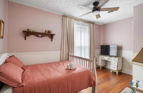 Prime Derby Location - Firepit - Yard - Family Friendly - Foto 26