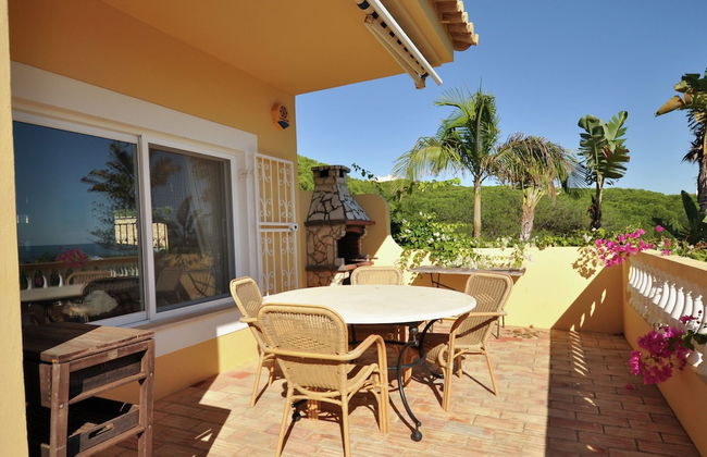 Semi-detached Villa With 1 Bedroom Located Near Meia Praia Beach - Lagos - Foto 23