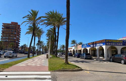 La Manga km 0, pisos estudios - planta baja - 100m de la playa - studio flats - ground floor - 100m from the beach, cada con bicis & tabla SUP, piscina & pádel & tenis & más - each with bikes & SUP board, pool & paddle & tennis & more - Foto 59