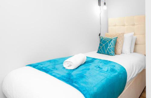 Modern 2 Bed Apartment - 2 Parking Spaces - Sleeps 3 - Netflix 1BS - Foto 12