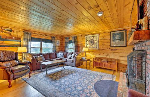 Jacksonville Cabin with Wraparound Deck and Views - Foto 4