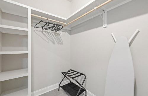 NEW Youngsville Escape KING Beds Cajun Luxury WiFi - Foto 5