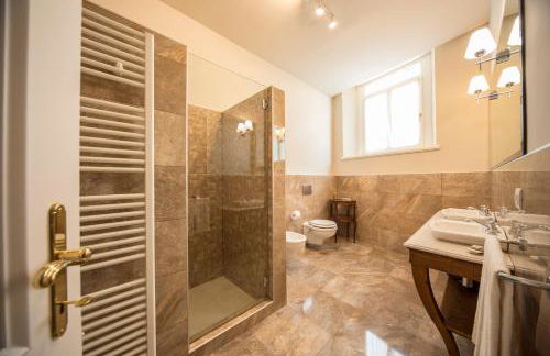 Lady Capulet Apartments - Photo 64