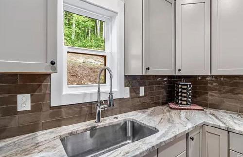 Swannanoa Serenity River Motif, Spa & Game Room - Foto 57