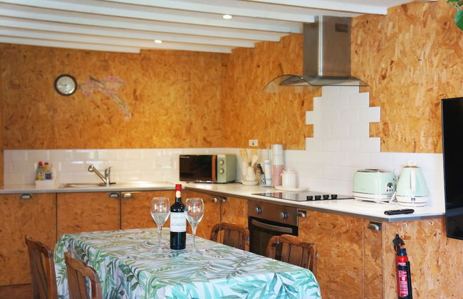 Zen Garden Cottage - Sleeps 2 - Patio & Parking - Foto 6