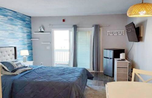 Luxury Suite in the Heart of Hamptons South Beach! - Photo 10