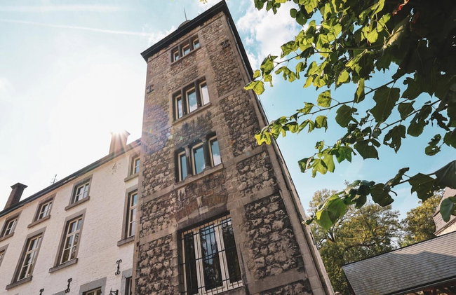 Tower Apartment in a 16th-century Castle - Photo 1
