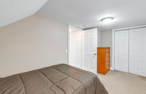 Near Hiking and Skiing Cozy Home in Cortland! - Photo 21