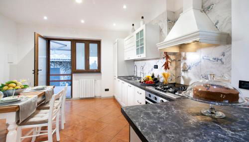 Villa Indipendente Panoramica, terrazze e giardino - Foto 4, stove