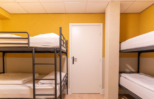 Luxury Apartment in Schin op Geul with Hot Tub & Sauna - Photo 4