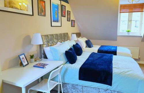 Mayflower 3 Bedrooms House 7 Beds 2 Showers Off Road Parking - Foto 5