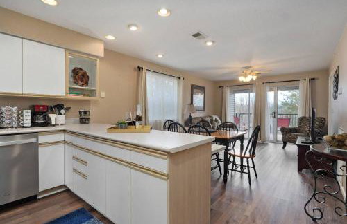 Retreat @ the Hills w/ Pets and Game Room - Foto 25