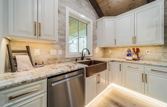 Take it to the Bank! by Avantstay New Pool + Hot Tub Sleeps 16 - Foto 20