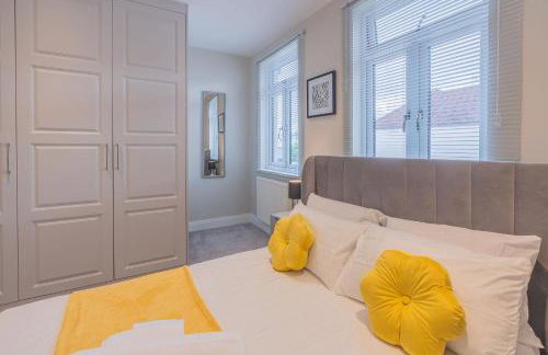 Spacious 3BR Home by D3 Short Stay, Sleep 9, Free WIFI & Parking - Foto 17