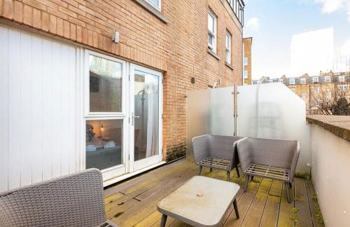 London Eye ,split level and private patio,sleeps 6 - Foto 23