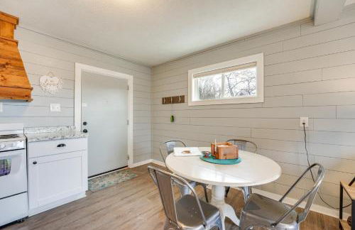 Lake and Trail Access Cape Fair Cottage with Deck - Foto 7