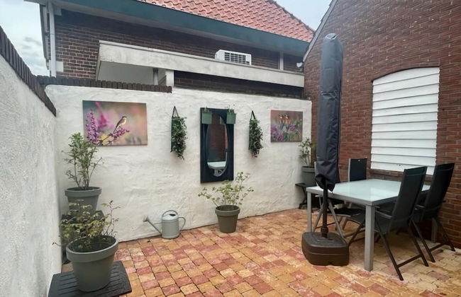 Apartment in the Fortified With Private Garden - Photo 47